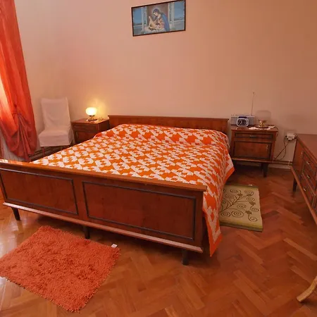 Ivanka 1056 * 풀라