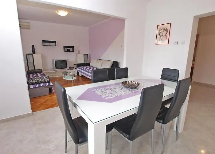 Ivanka 1056 * Пула