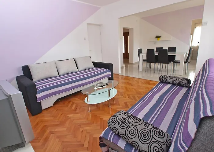 Ivanka 1056 Πούλα