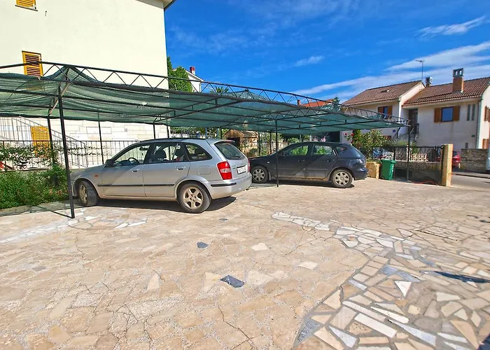 Ivanka 1056 * Πούλα