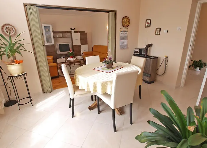 Ivanka 1056 * Πούλα