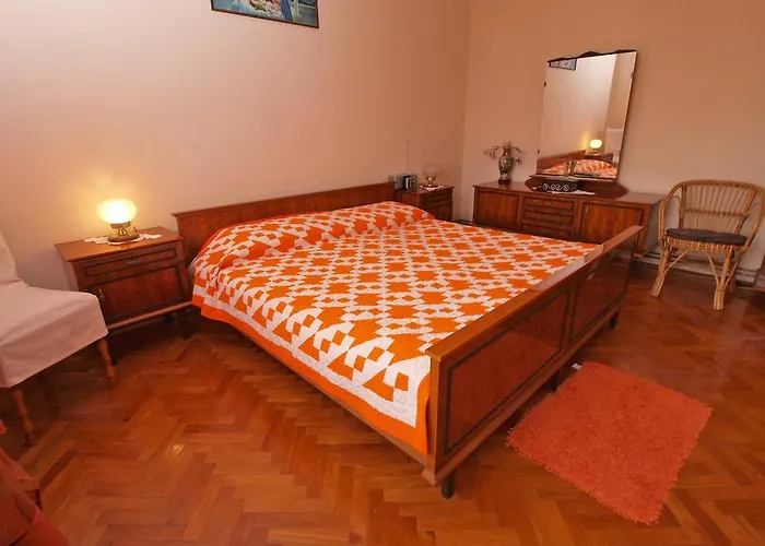 Ivanka 1056 Πούλα