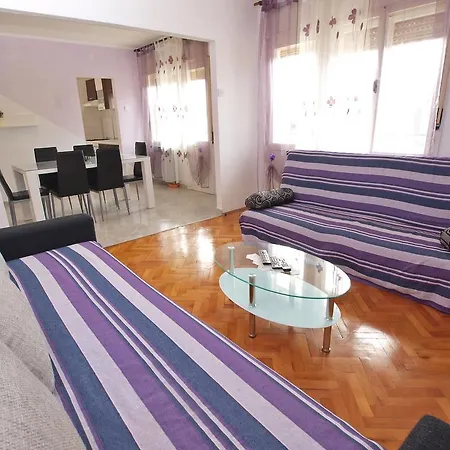 Ivanka 1056 Apartment *