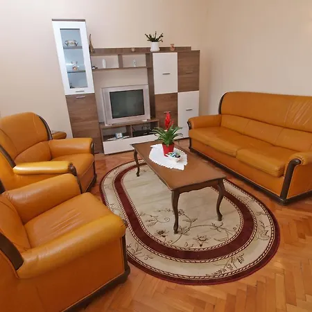 Ivanka 1056 * Πούλα