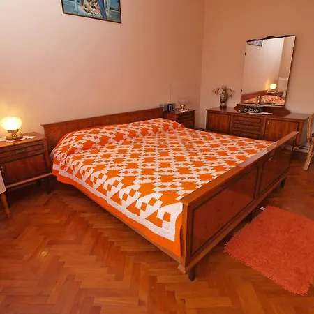 Ivanka 1056 Pula