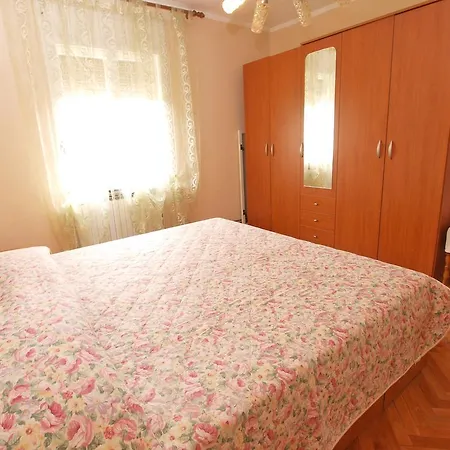Apartment Ivanka 1056 Pula
